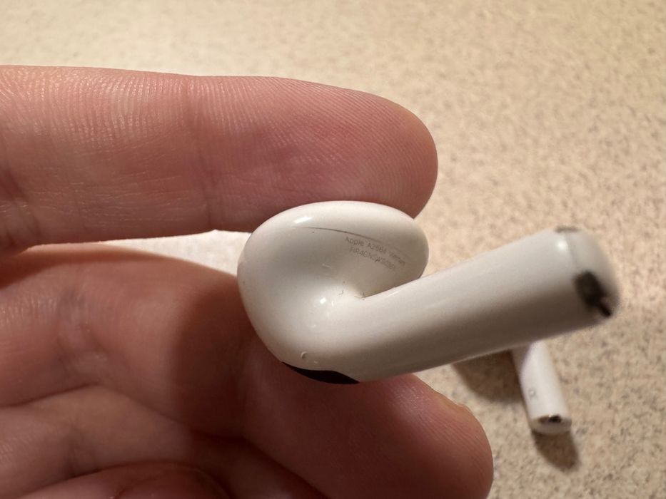 Навушники Apple AirPods 3rd generation with MagSafe Charging Case