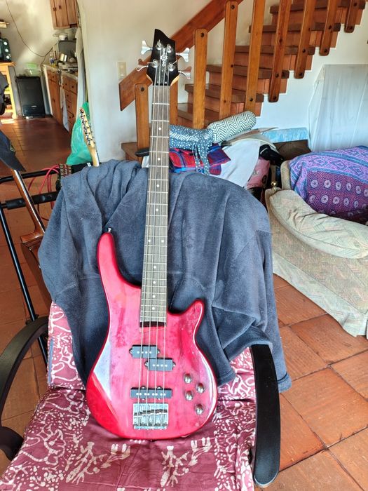 Guitarra baixo shortscale Gear4music , 3/4 Chicago Trans red