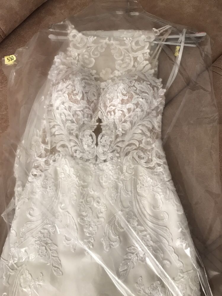 Весільна сукня Essence р.2US,куплено в США,за 3000$,цвет айвори