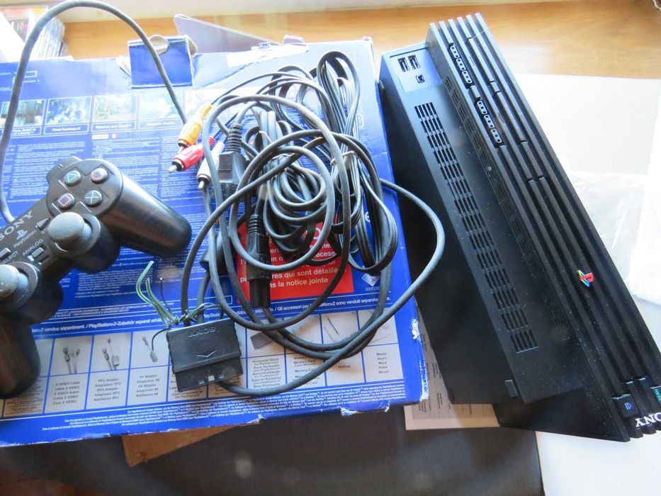Sony PlayStation2;comando,cabos;caixa;memory card Sony 8mb;ler anuncio