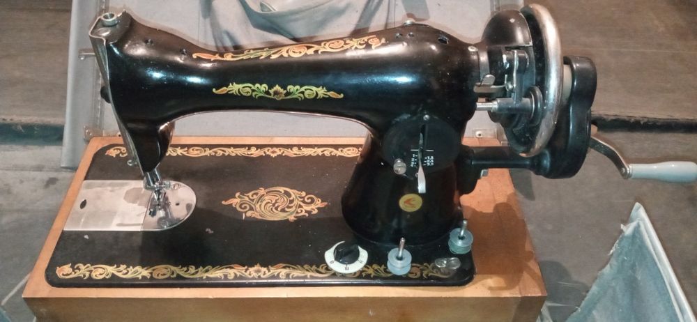 Швейна машинка у футлярі Клас 2М.