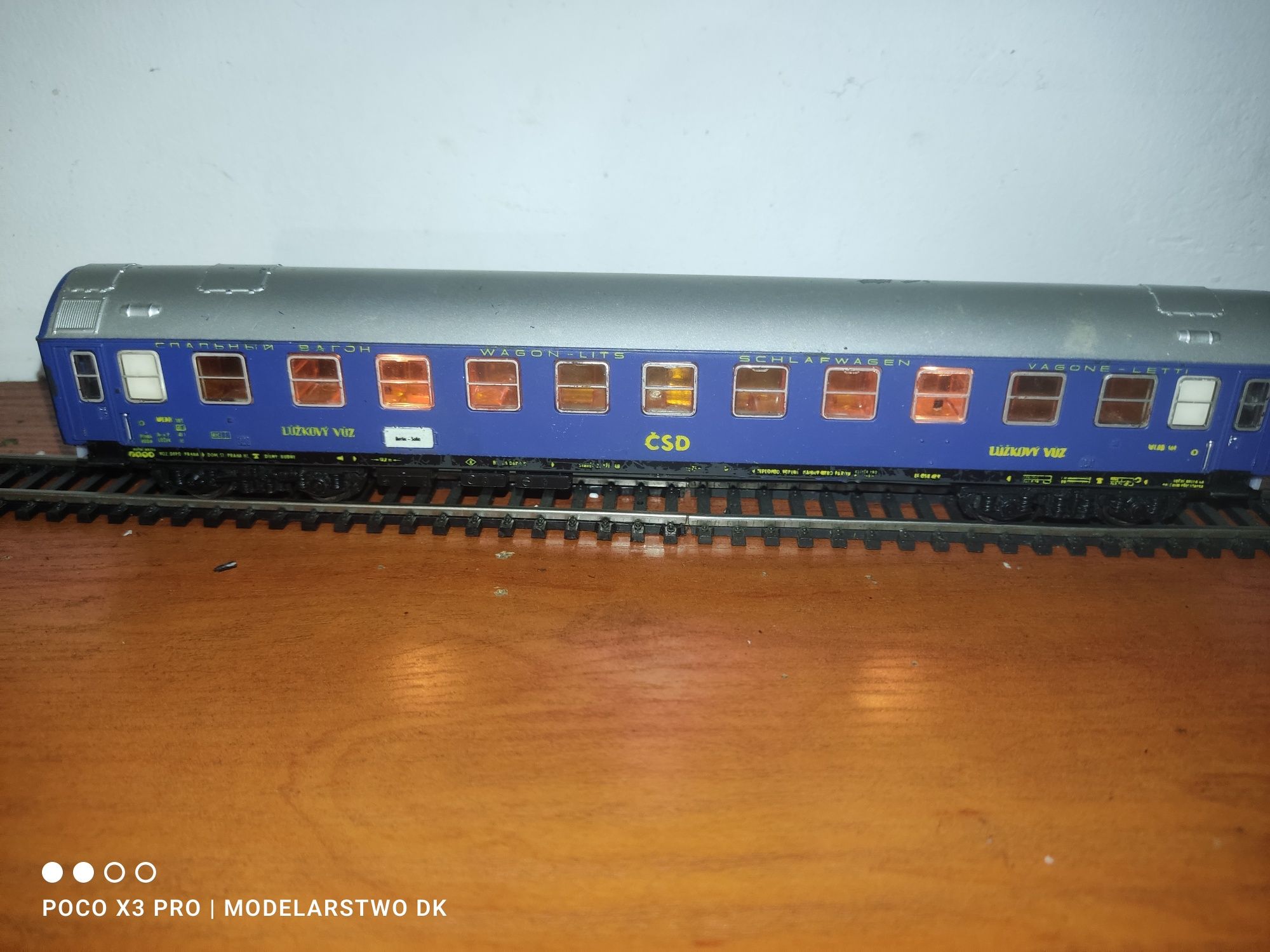 Piko oświetlony wagon sypialny ĆSD w skali H0 1:87 kolejka makieta