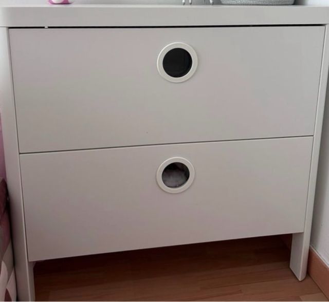 Cómoda IKEA 2 gavetas quarto criança