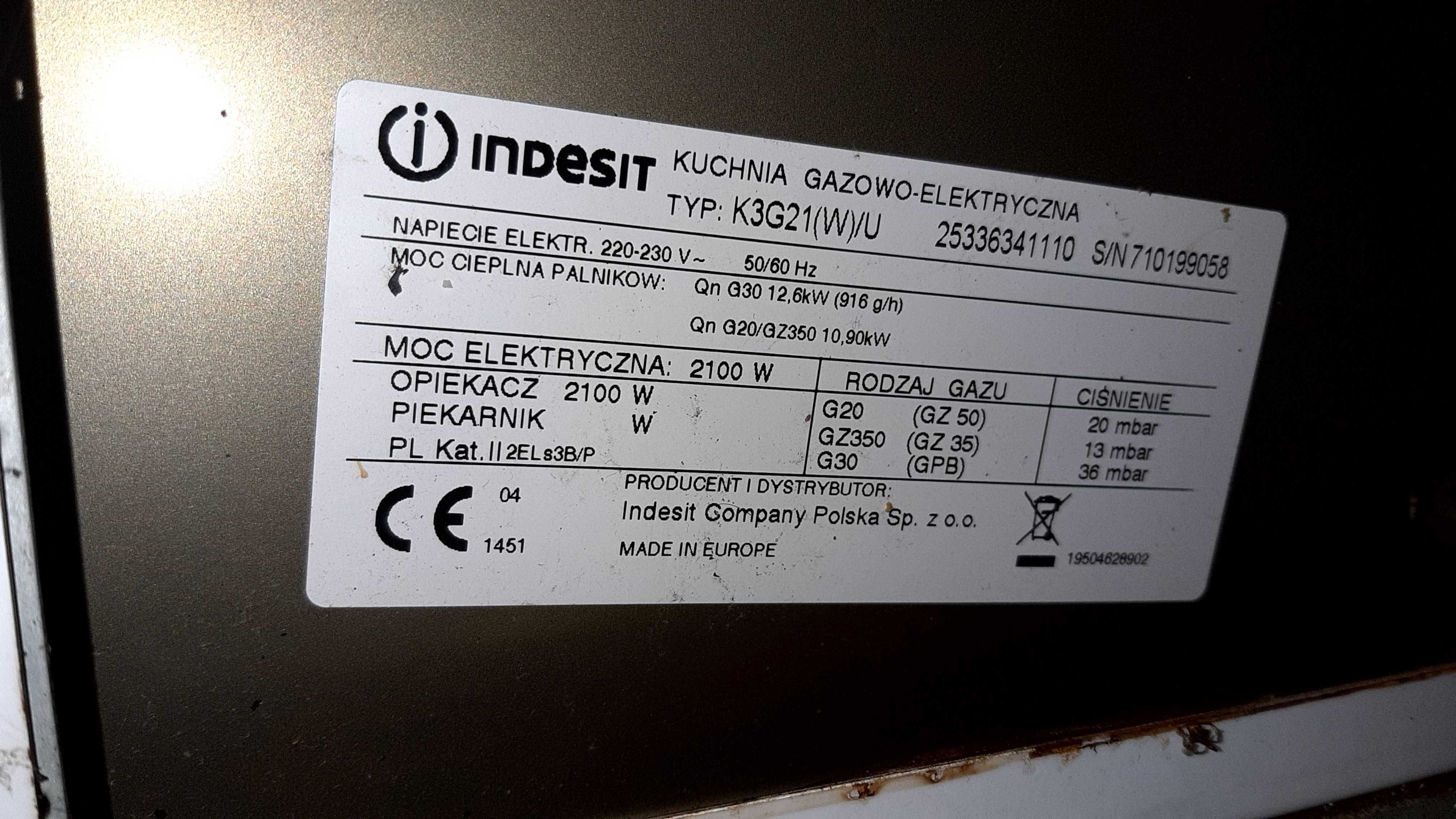Kuchenka Indesit gazowo-elektryczna w pełni sprawna stan dobry używany