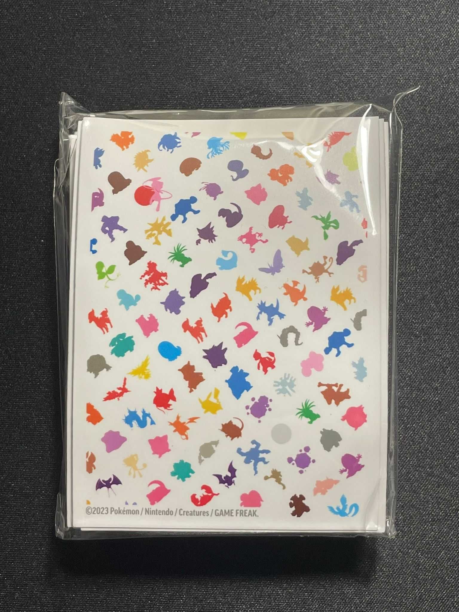 Pokémon 151  65 Sleeves Seladas