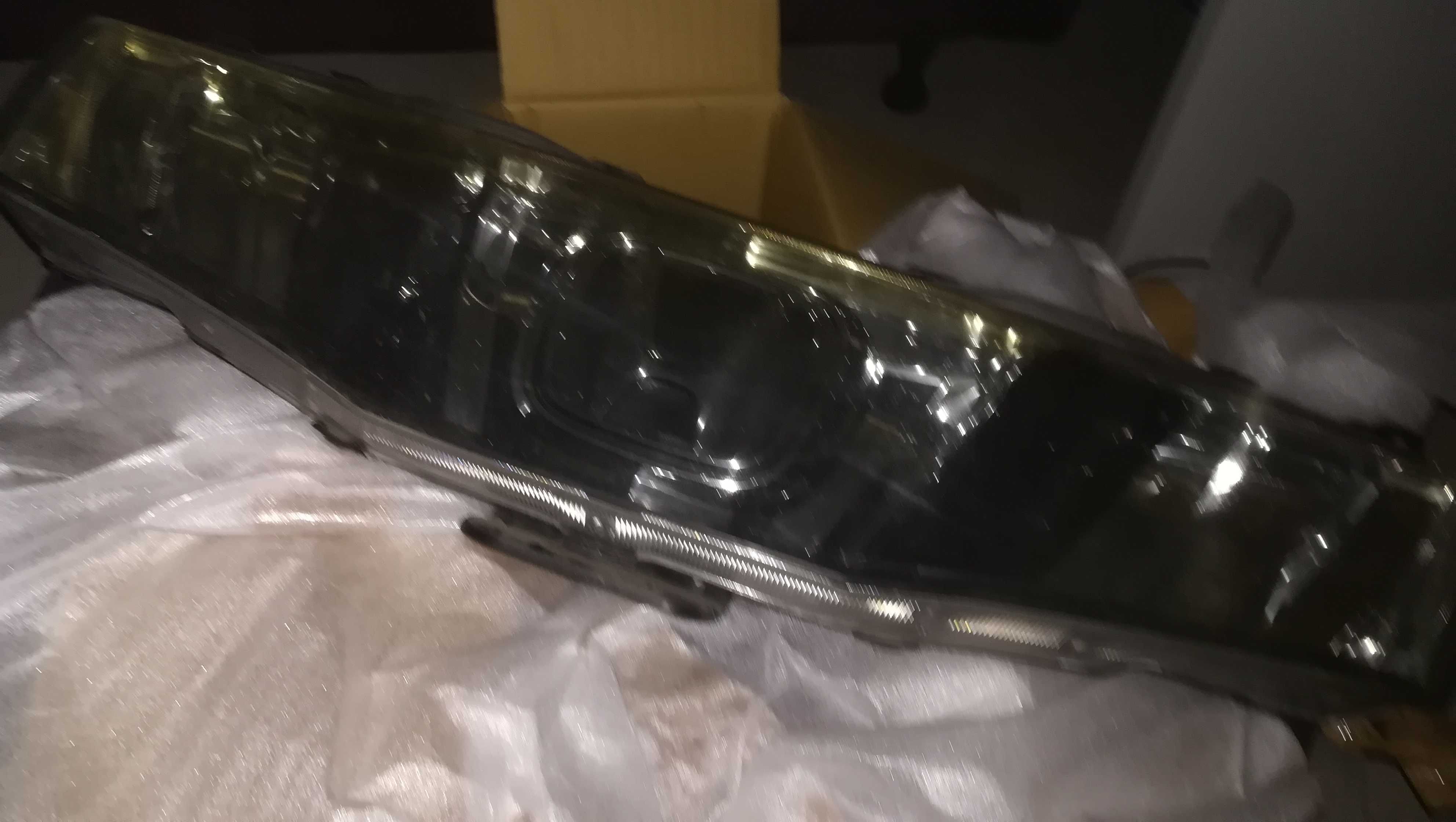 Frontal para Honda Civic, acabamento efeito cristal.