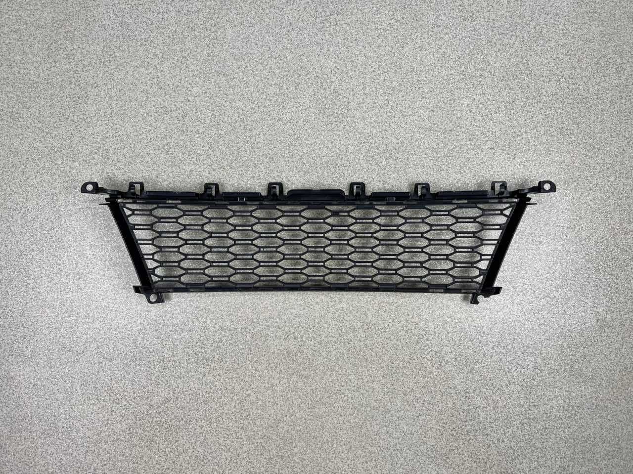 Решітка бампера центральна BMW 3 (G20/G21) M-pak 51118069367