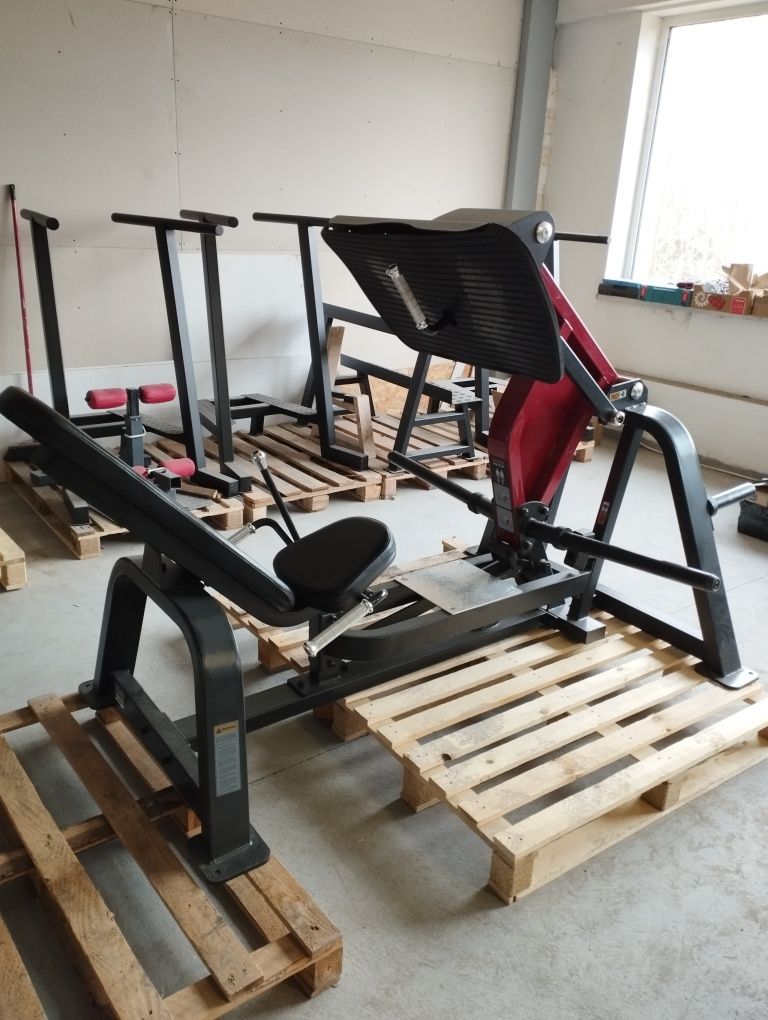 Suwnica na nogi leg press Impulse Sterling