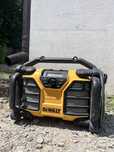 Radio budowlane DEWALT – solidne, głośne, niezawodne!