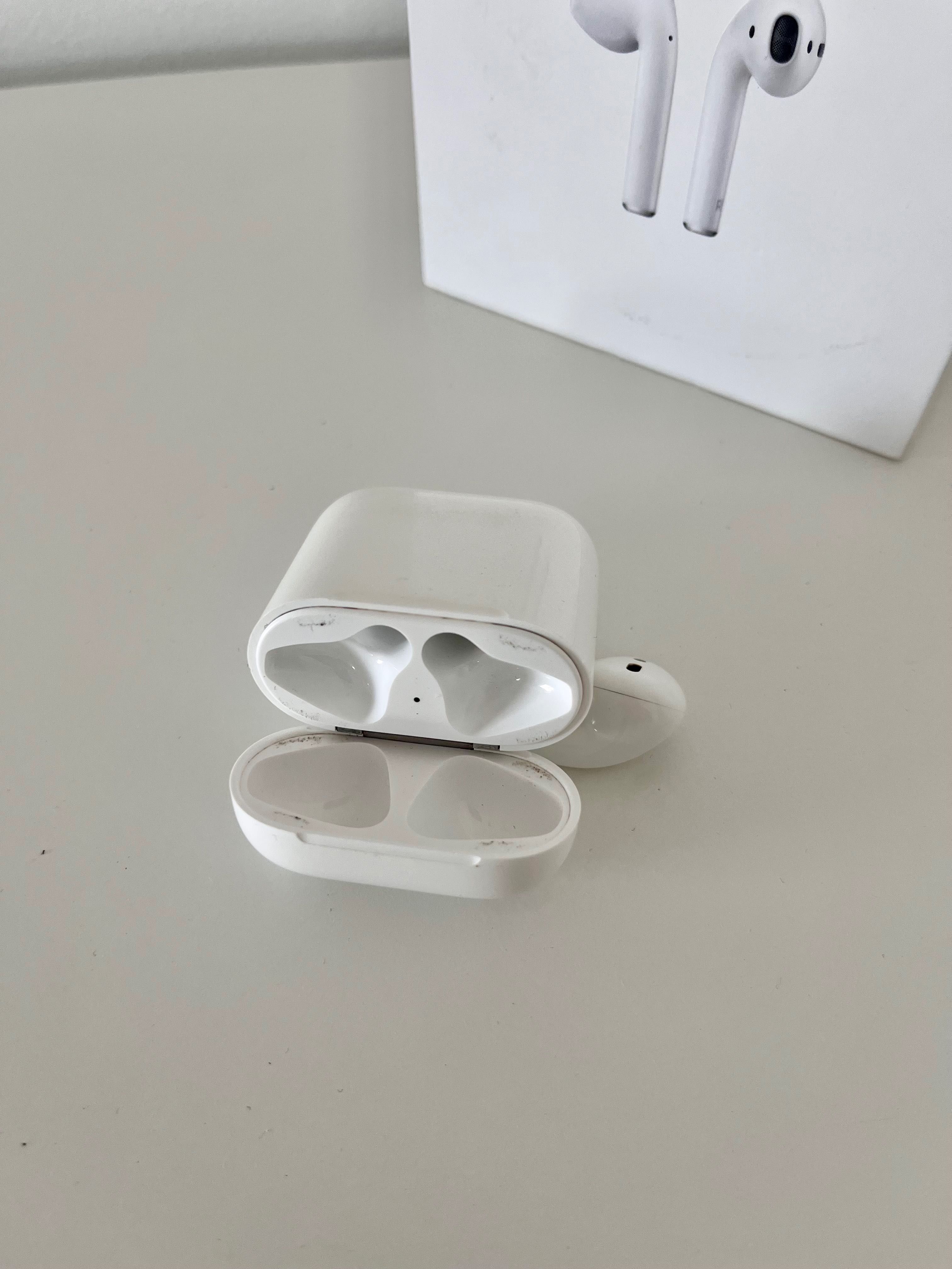 Apple AirPods 2 – używane, z pudełkiem, sprawne