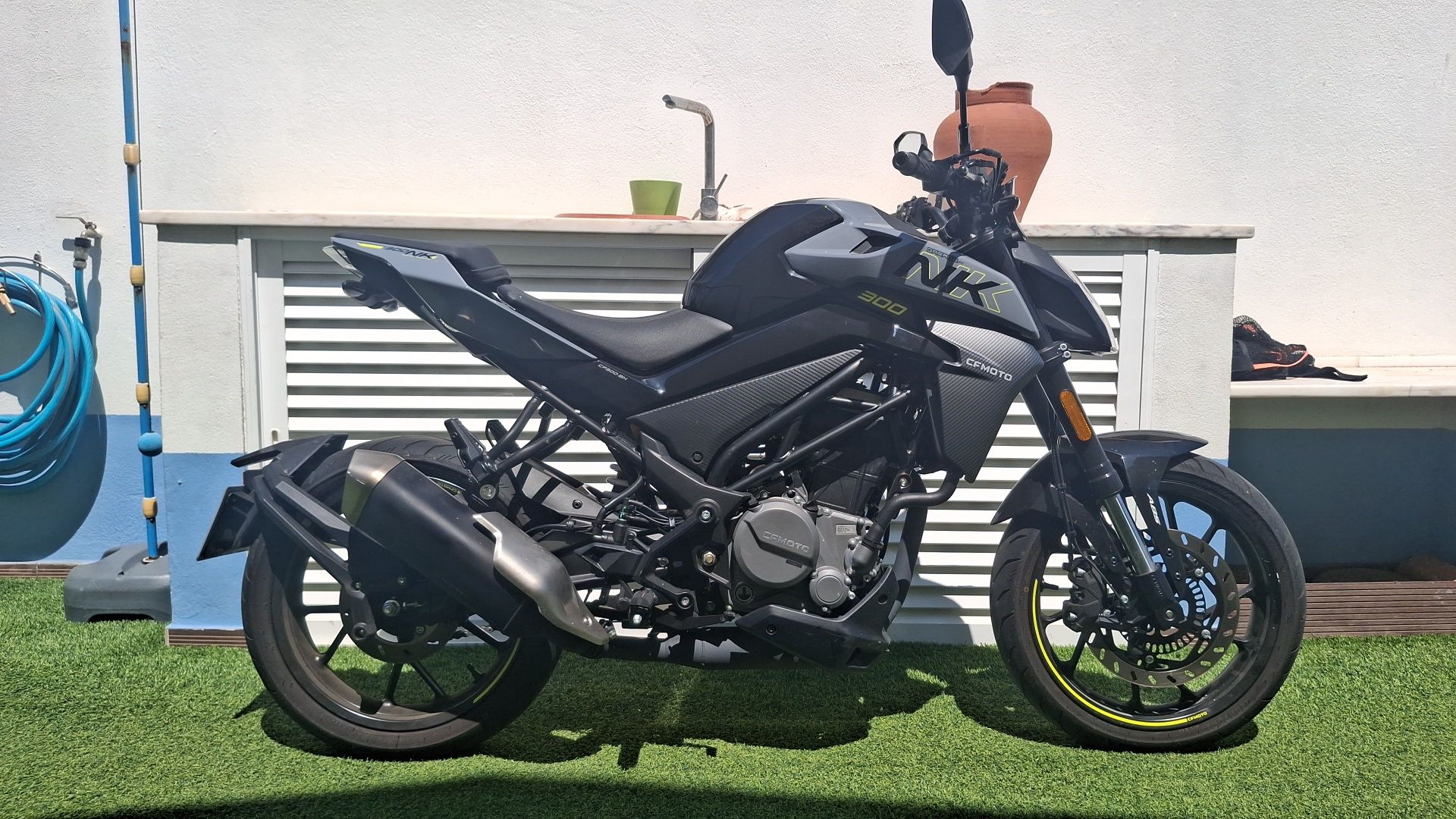 Moto Cf 300nk 850km com 3 meses