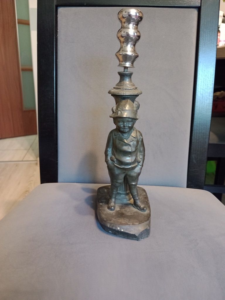 Figurka Chłopca -chyba z brązu
