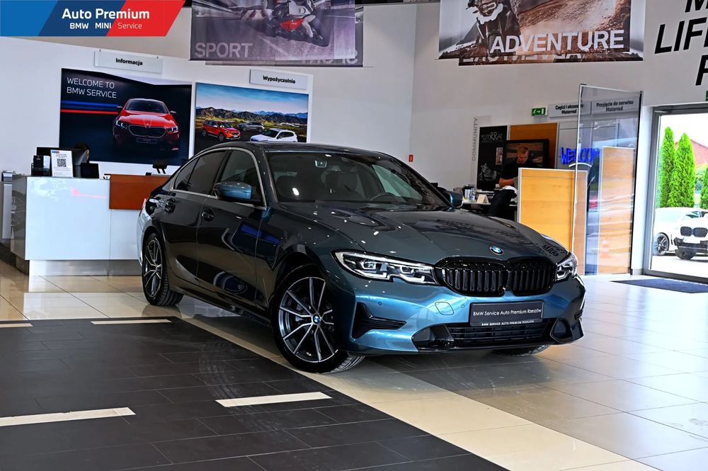 BMW Seria 3 330i xDrive~Park Distance Control (PDC)~Sport Line~Kamera Cofania