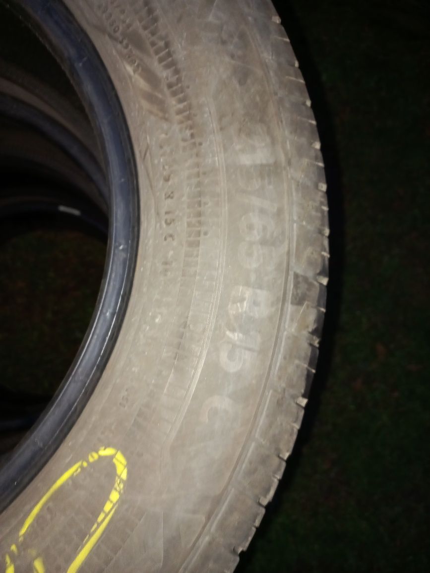 Opony wzmacniane do busa 215 65 R15C