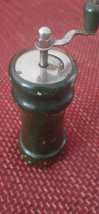 Мельница  для специй,деревянная