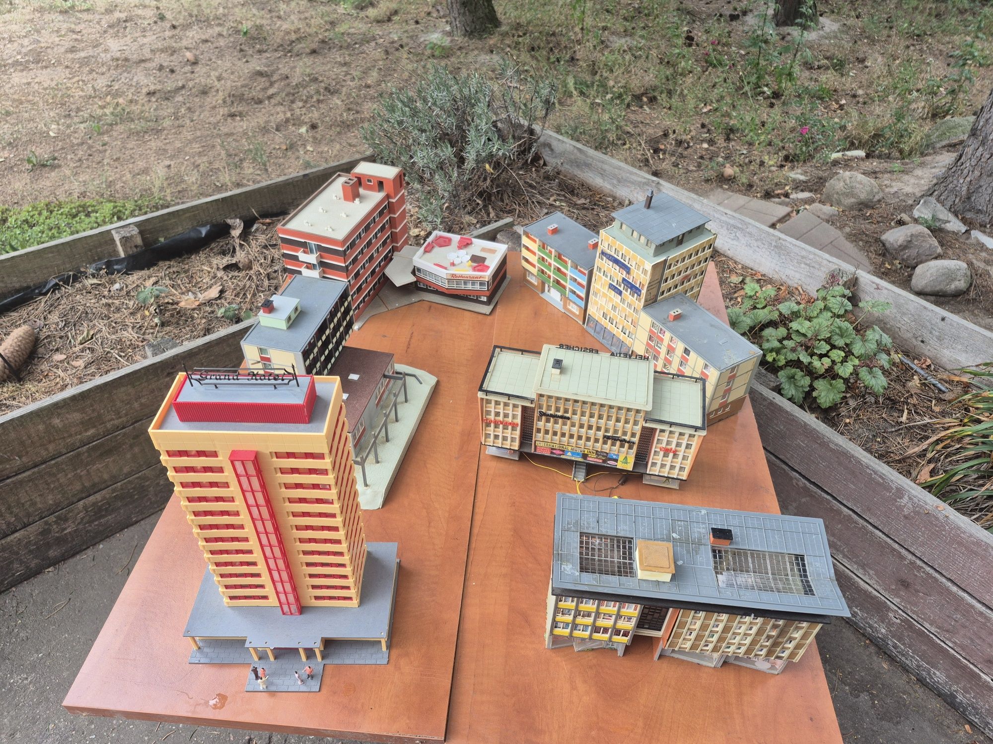 Kompleks Hotelowo-Biurowy w skali H0