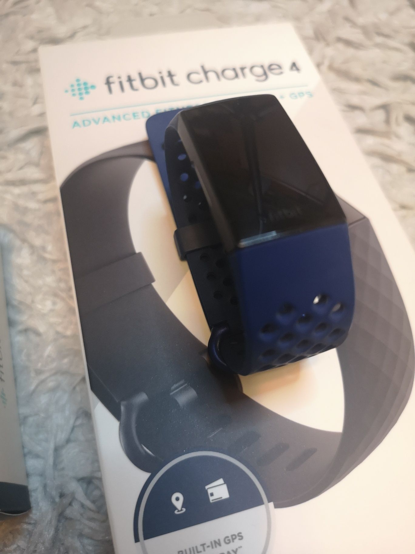 Smartband Fit Bit Charge 4 (NFC, GPS)