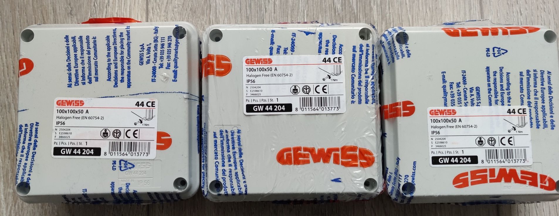 Комутаційна коробка IP56 100x100x50мм Gewiss GW44204