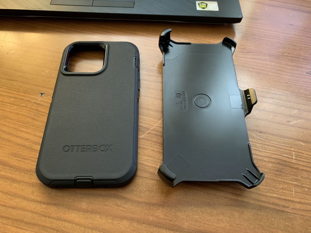 Otterbox Capa Defender para IPhone 14 Pro Max Black