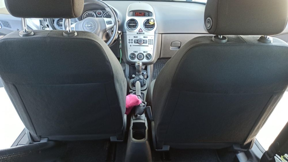 Opel Corsa D - com GPL