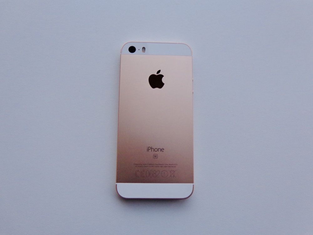 iPhone SE 32GB Gold 1 gen. + pełne wyposażenie