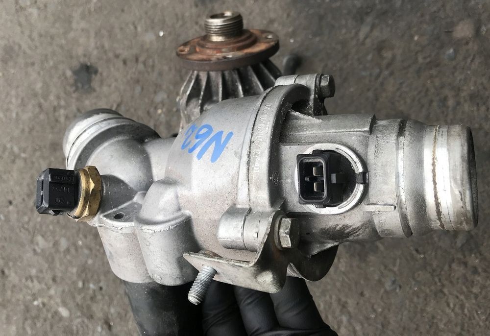 POMPA WODY TERMOSTAT BMW N62 E65 745i 735i 4.4