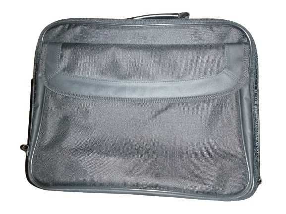 Vendo Portátil TOSHIBA SATELLITE L650-1EQ c\ bolsa de transporte