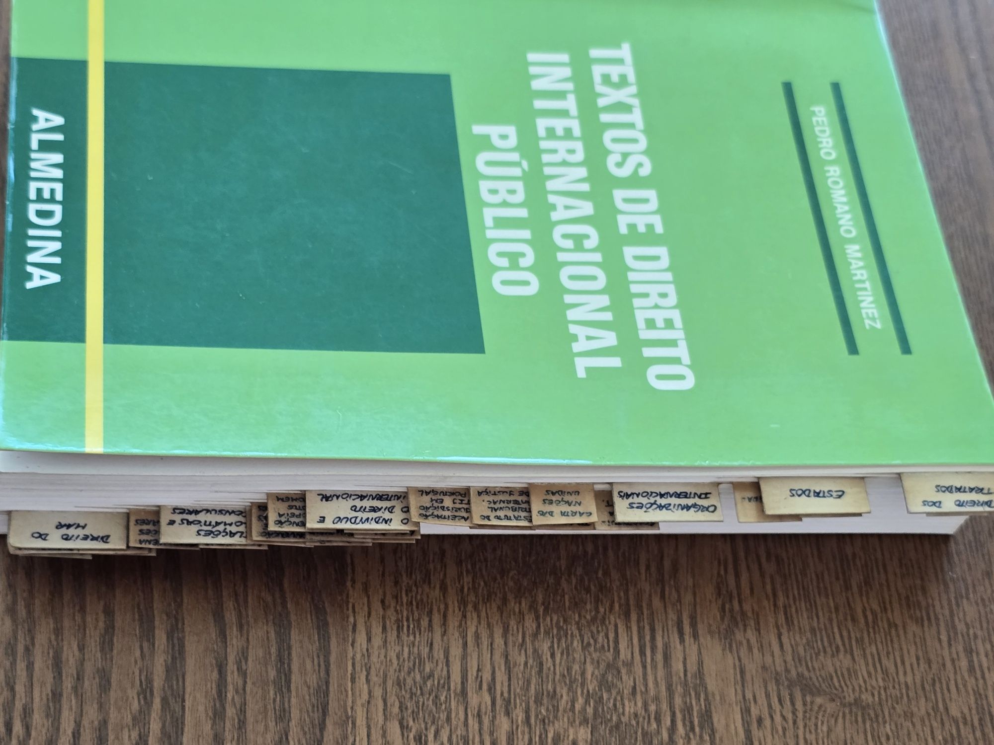 Livros jurídicos - Direito 1 = 5€ / 10 = 40€