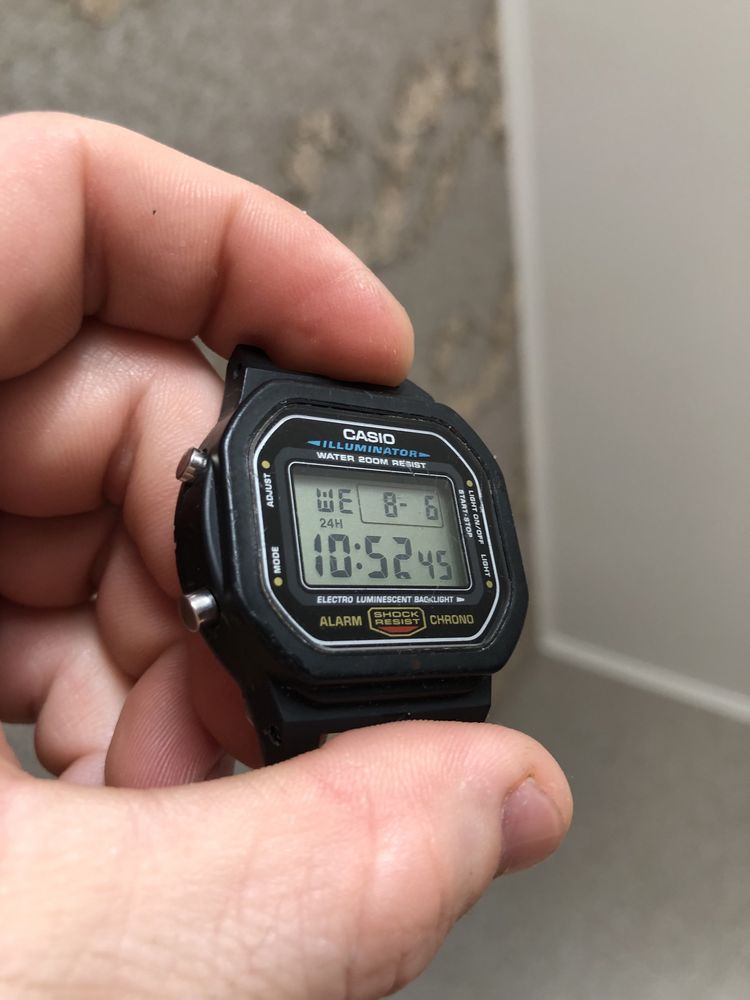 Casio DW-5600E-1VER б/у без ремінця