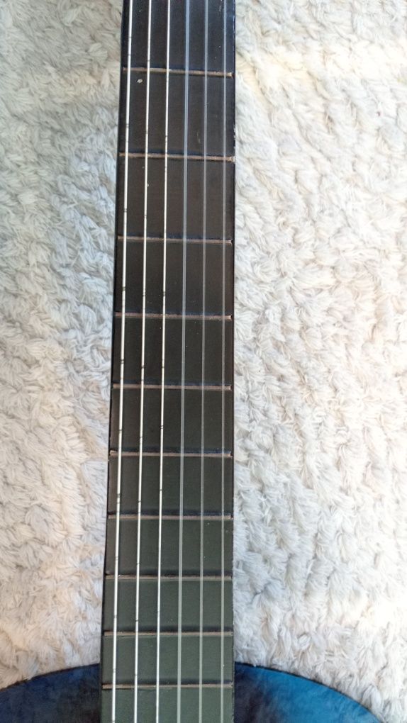 Niebieska gitara do grania