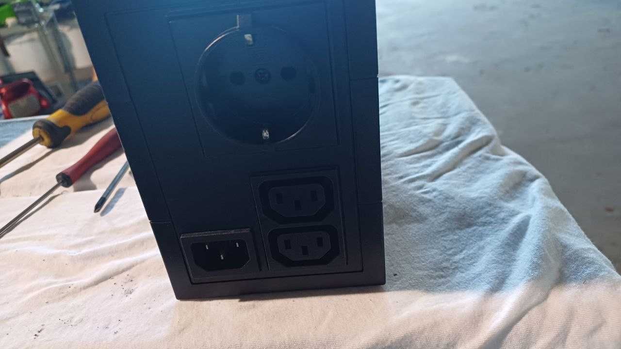 UPS Eaton 5E (SEM Batteria)