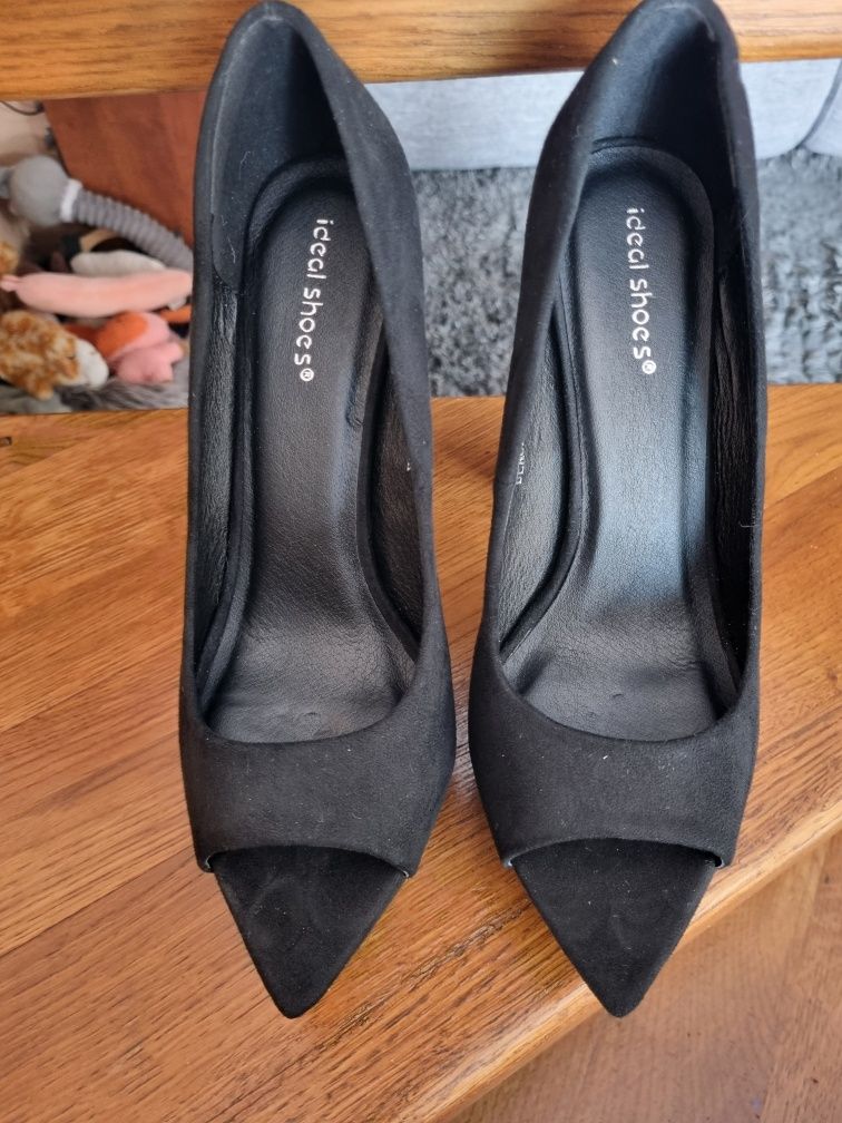Bardzo wysokie buty na słupku na platformie r. 40