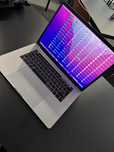 Macbook Pro 15” - i7 - 1Tb SSD - 16 Gb Ram