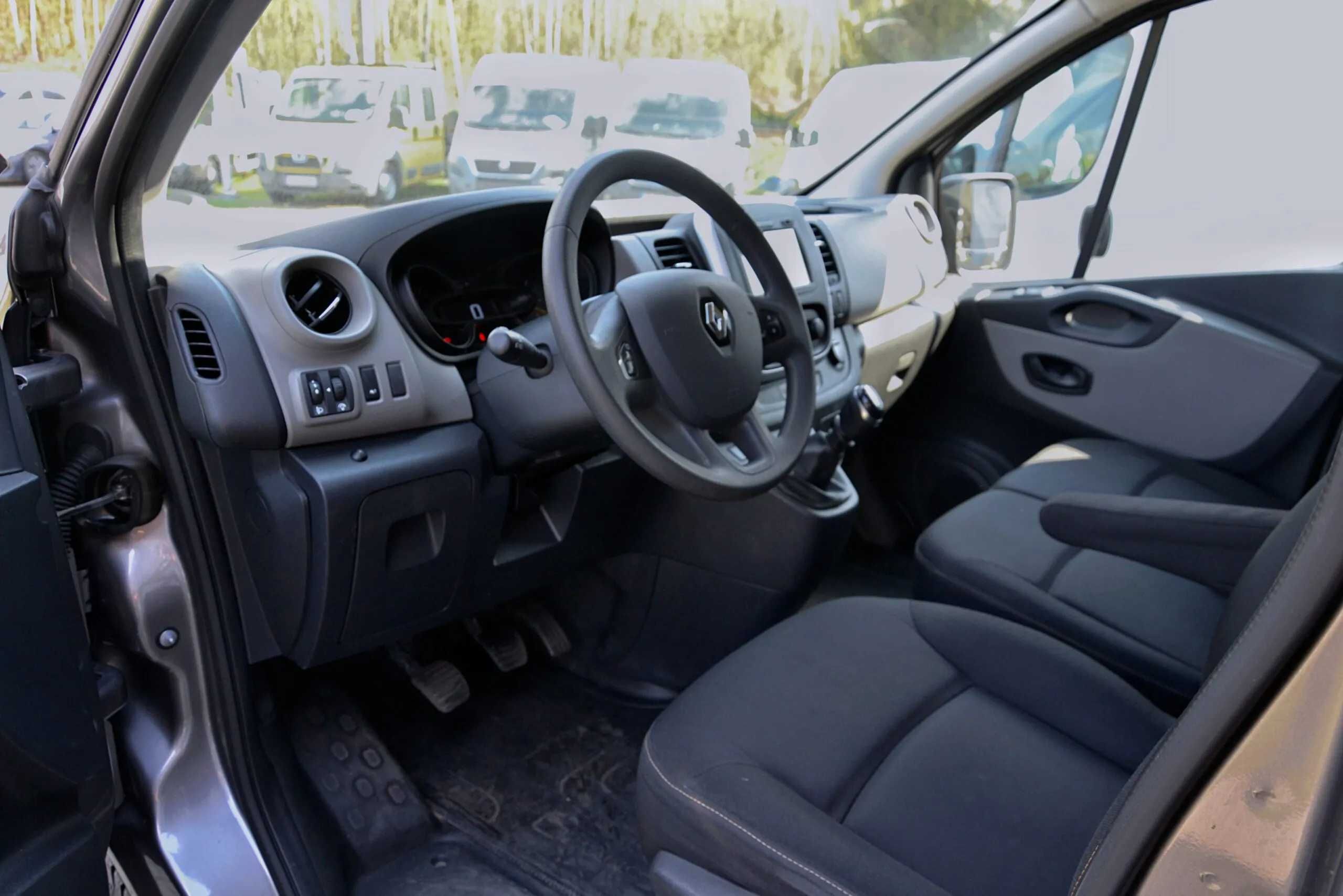 Busy 9-osobowe na wynajem Trafic, Vivaro, Boxer - ICD Auto Kęty