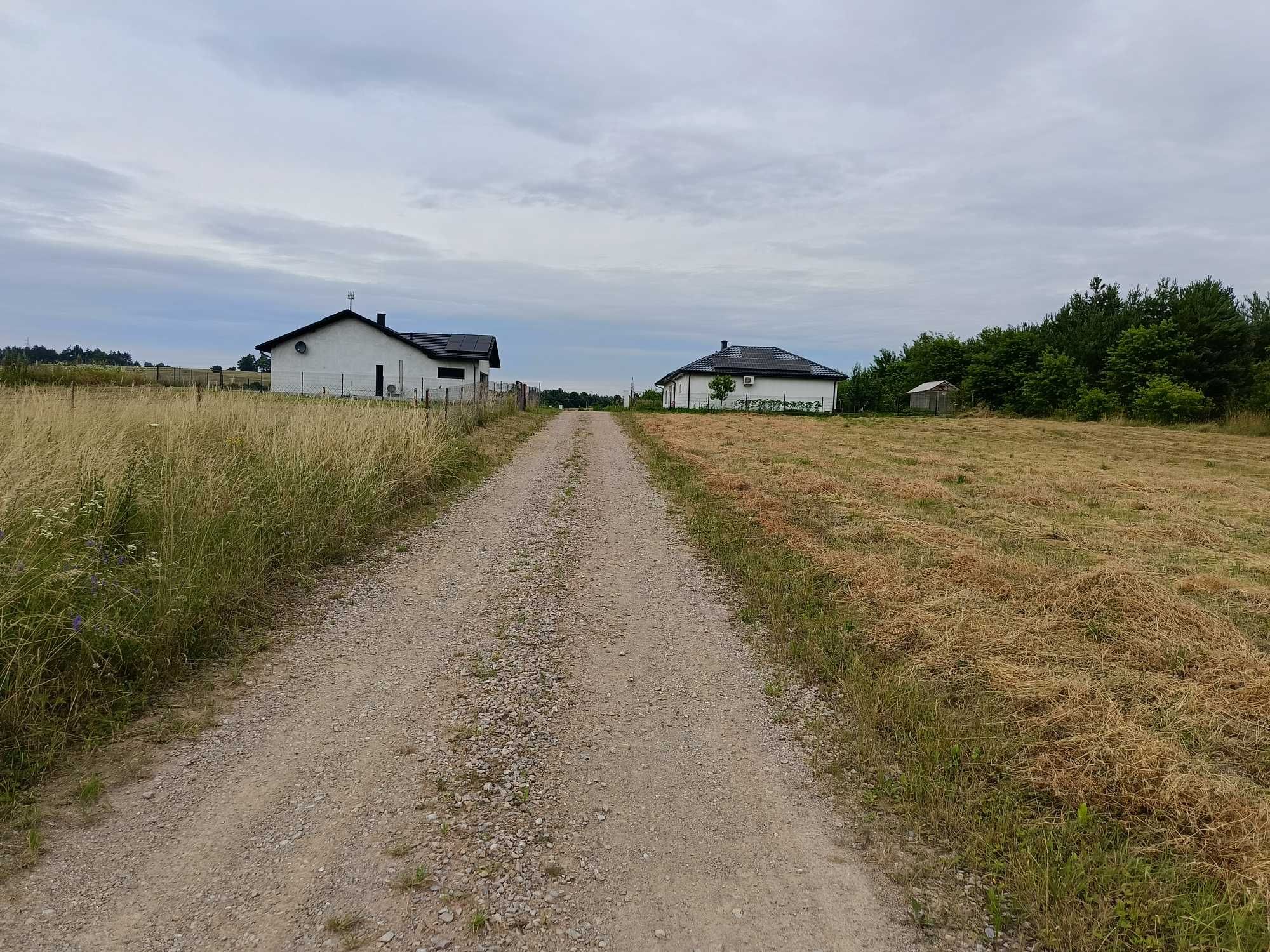 Działka 20 od Kielc, gmina Chęciny.