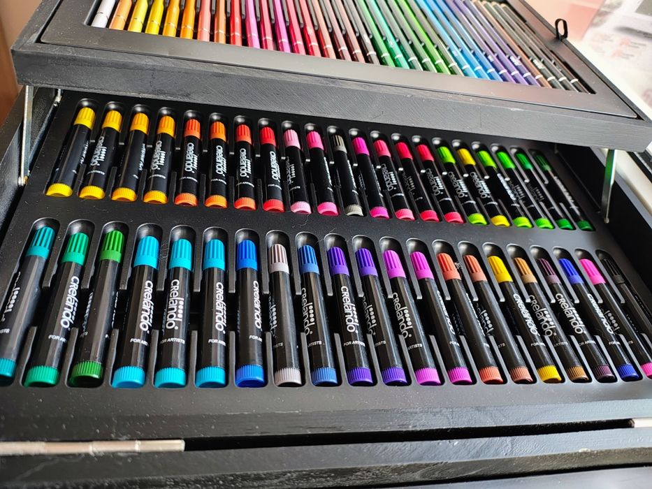 Величезний набір для малювання