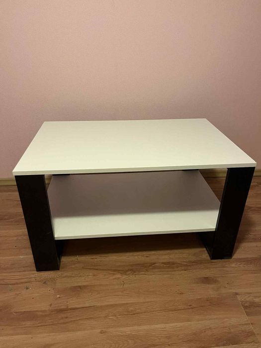 Stolik ,ława w dobrym stanie