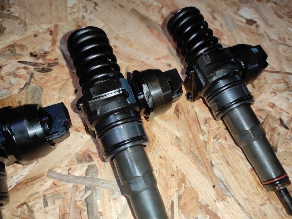 Б/у форсунка BOSCH Skoda Octavia VW Audi 038130073BQ-0414720312