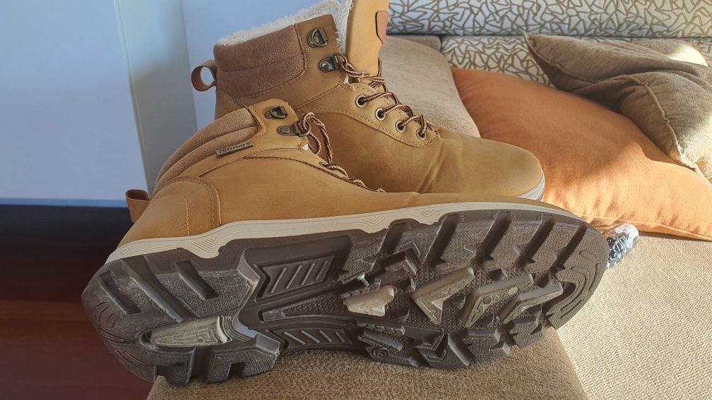 Botas Hitmars, muito quentes, como novas. 42