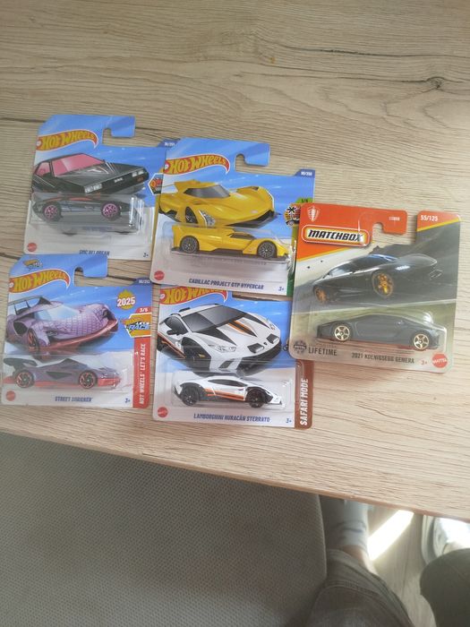 Autka hot wheels