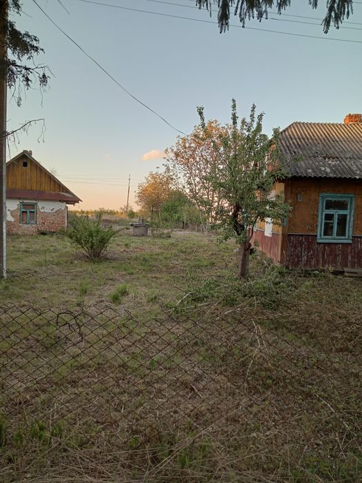 Терміново!Продається пів будинка.