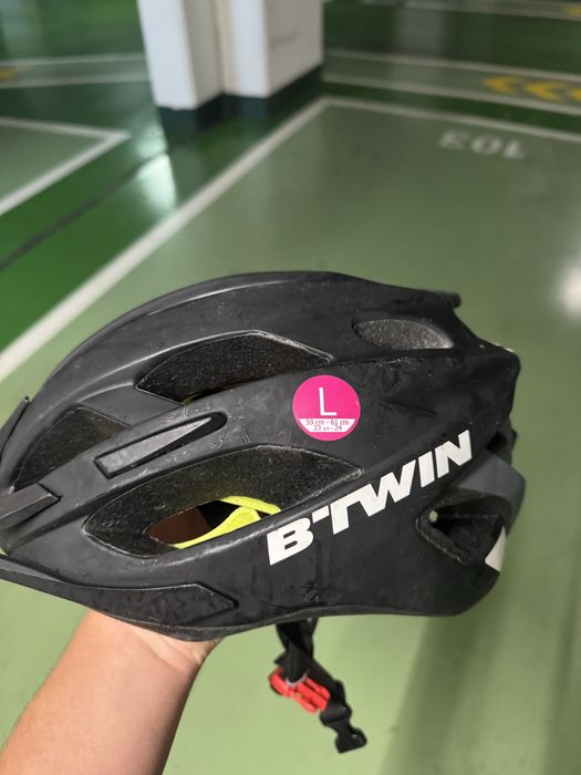 Capacete de bicicleta BTWIN tamanho L – novo!