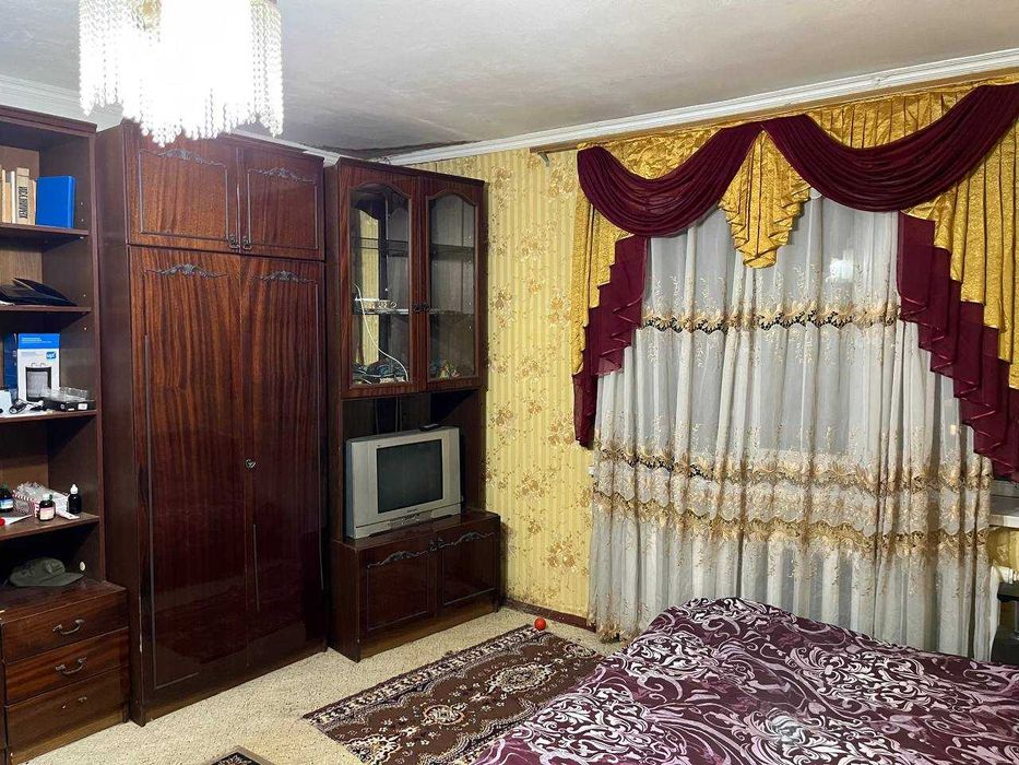 Продаю 1 комнатную крупногабаритную квартиру Центральный проспект