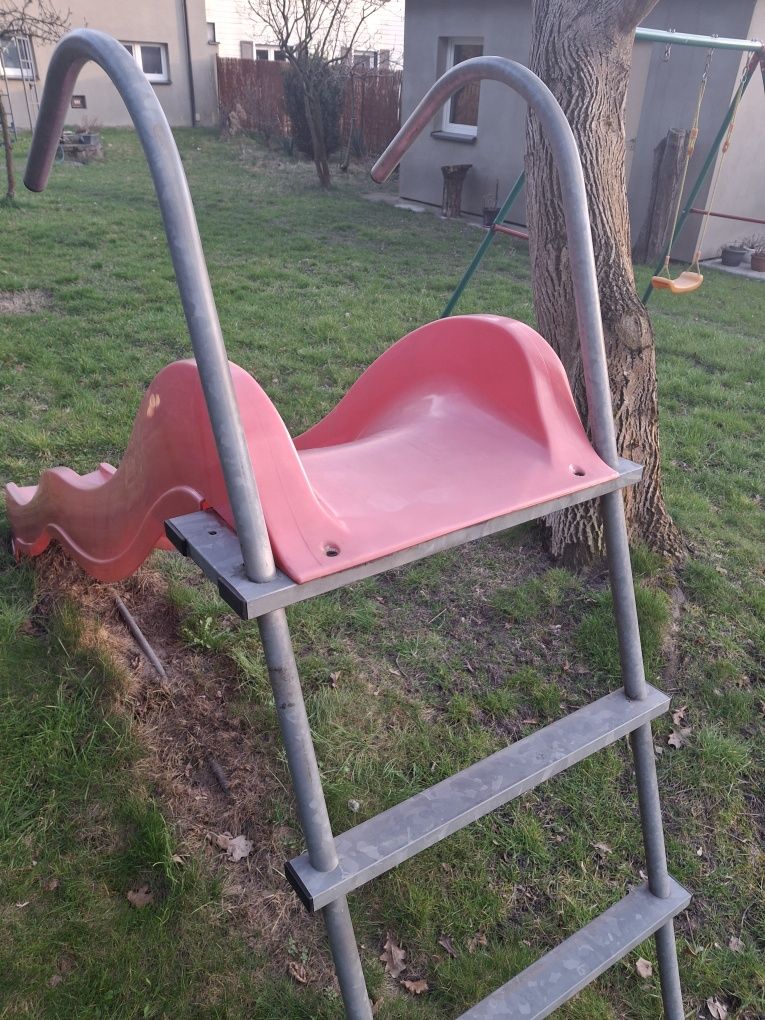 Zjeżdzalnia z drabinką, ślizg 3m, czerwona