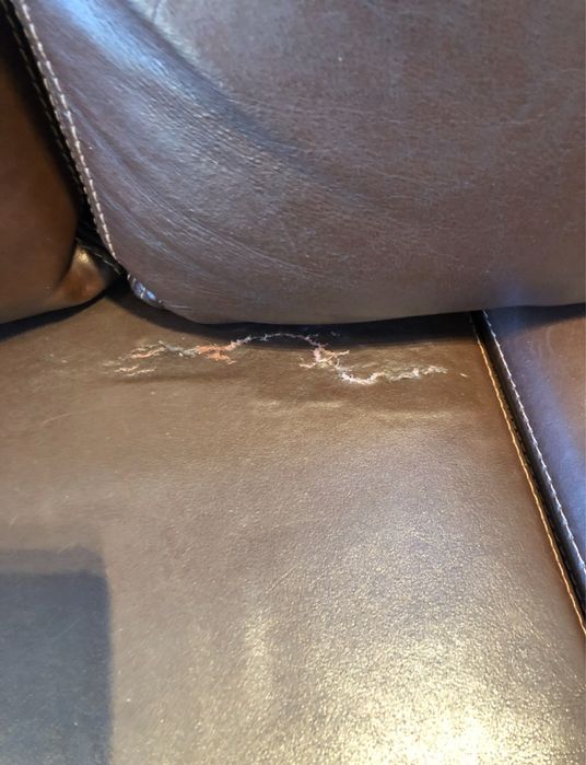 Sofa em pele com chaise longue