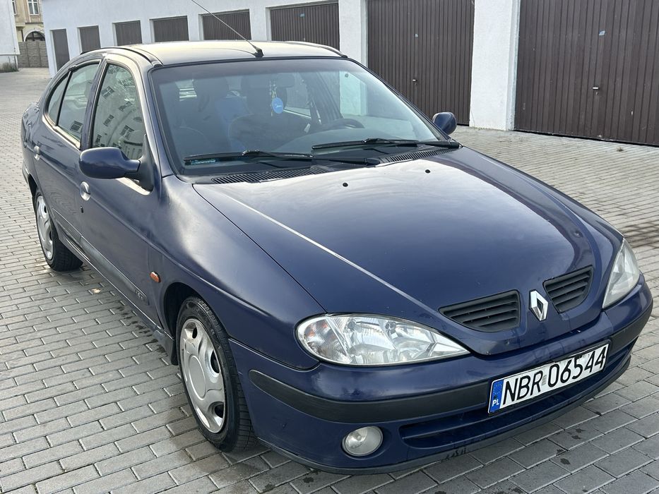 RENAULT MEGANE 1.6 Benzyna 2002 r OC na rok cAsu