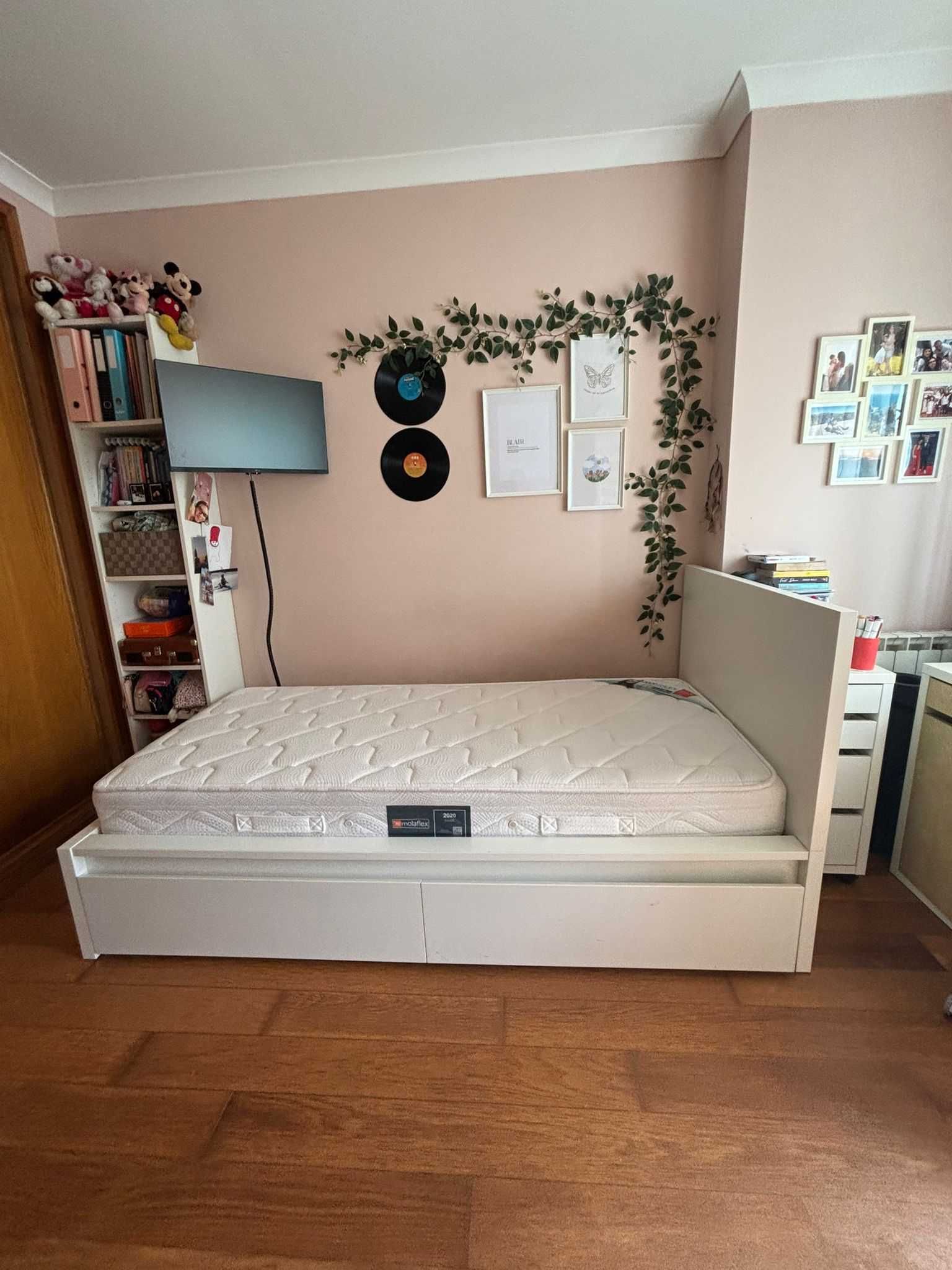 Cama 90x200 IKEA MALM com 2 gavetas e colchao MOLAFLEX 2020 incluido.