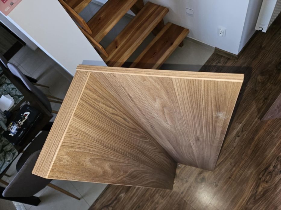 Sprzedam 4- półki w dobrym stanie.
Wymiary: 148 × 34 × 25 cm.

Sprzeda