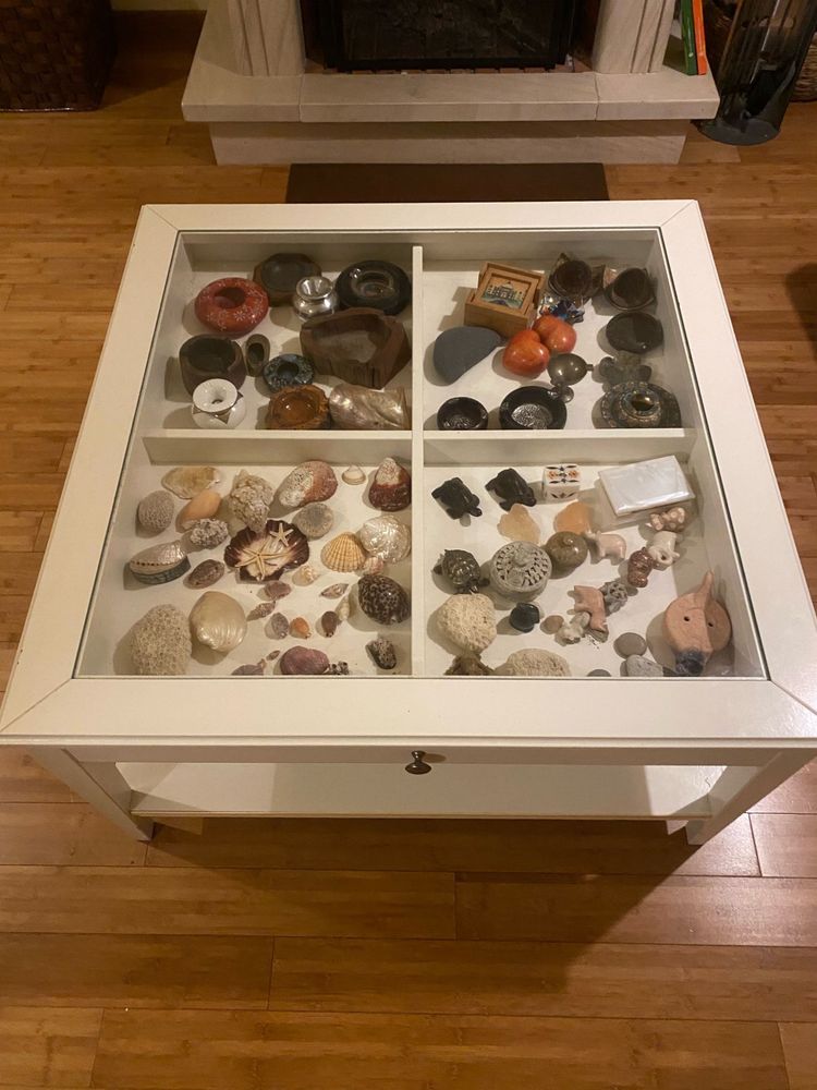 Mesa quadrada IKEA com tampo em vidro