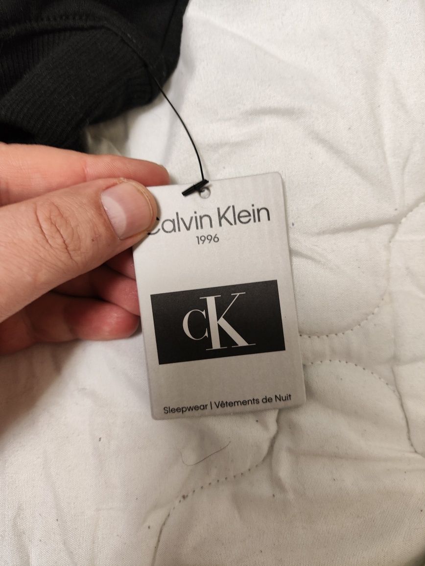 костюм Calvin Klein